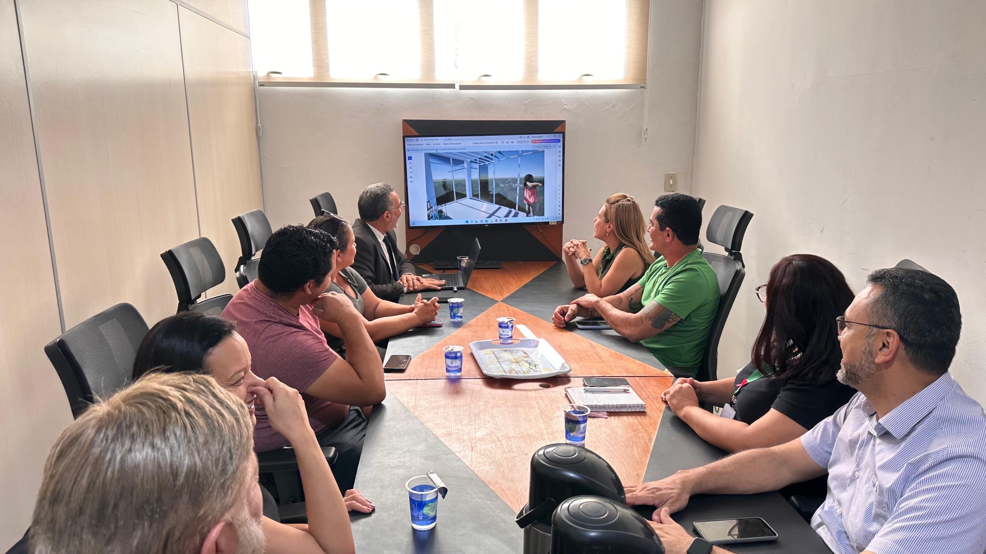 Deputado Elizeu Nascimento e prefeita Flávia Moretti discutem realocação de feirantes para o novo Parque das Seringueiras